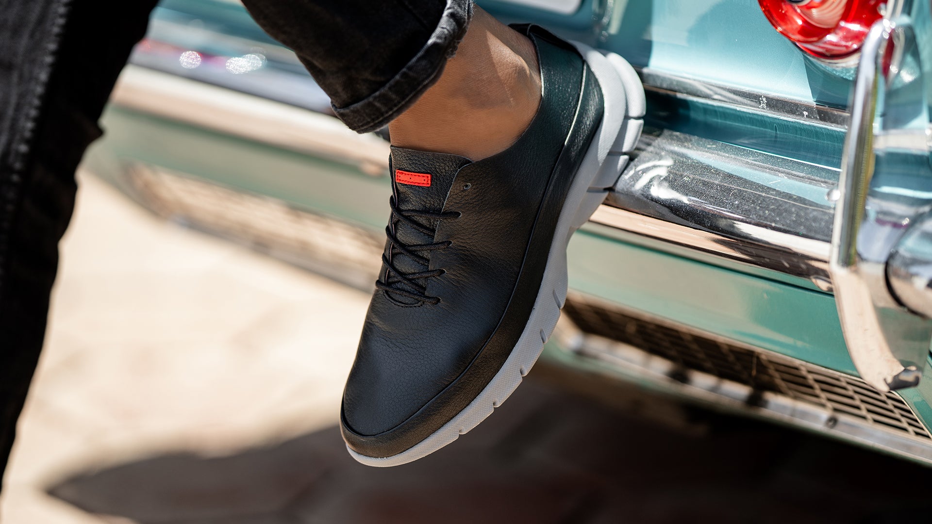 Pascal / Black Full-Grain Leather / Grey