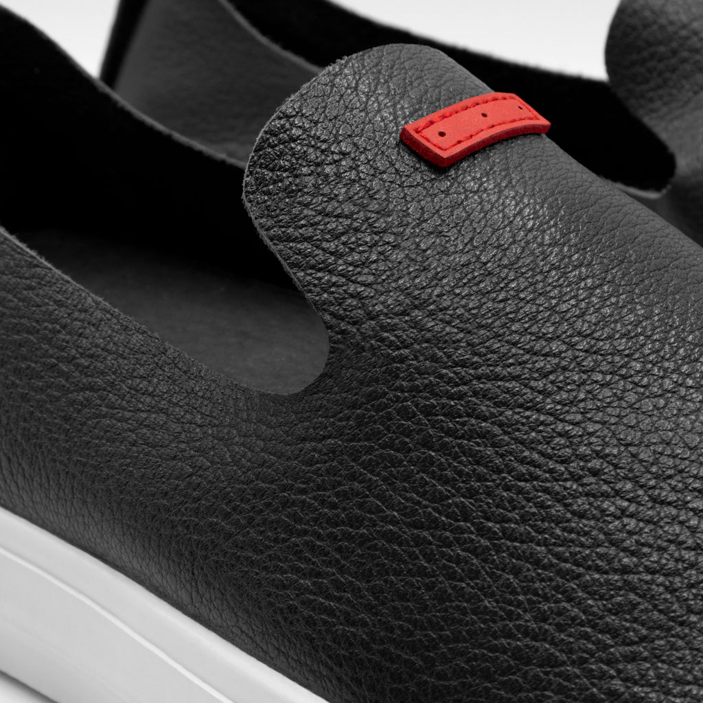 Glover / Black Full-Grain Leather / White