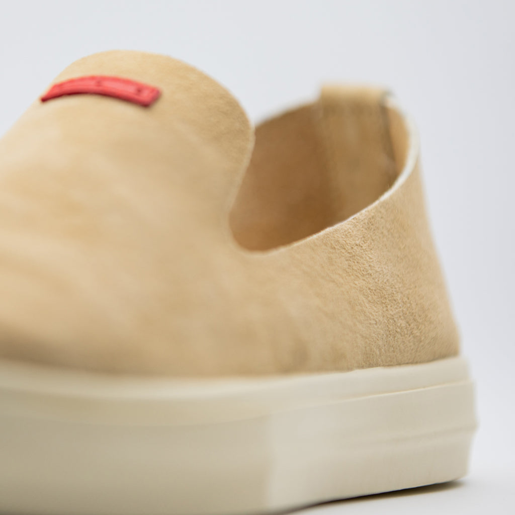 Glover / Tan Pig Suede / White