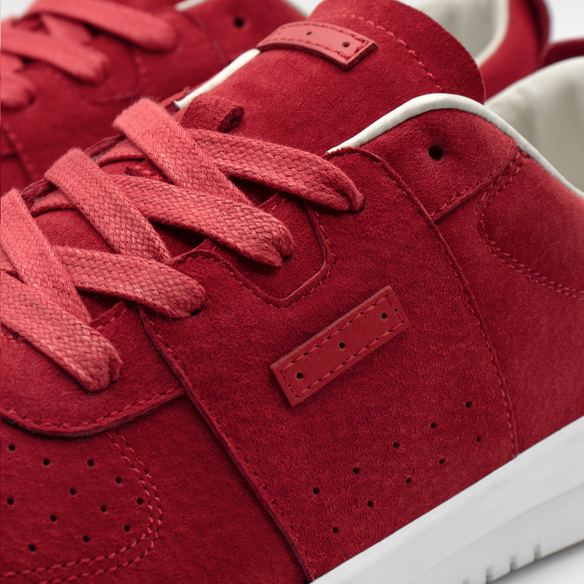 Harmann / Red Pig Suede / White