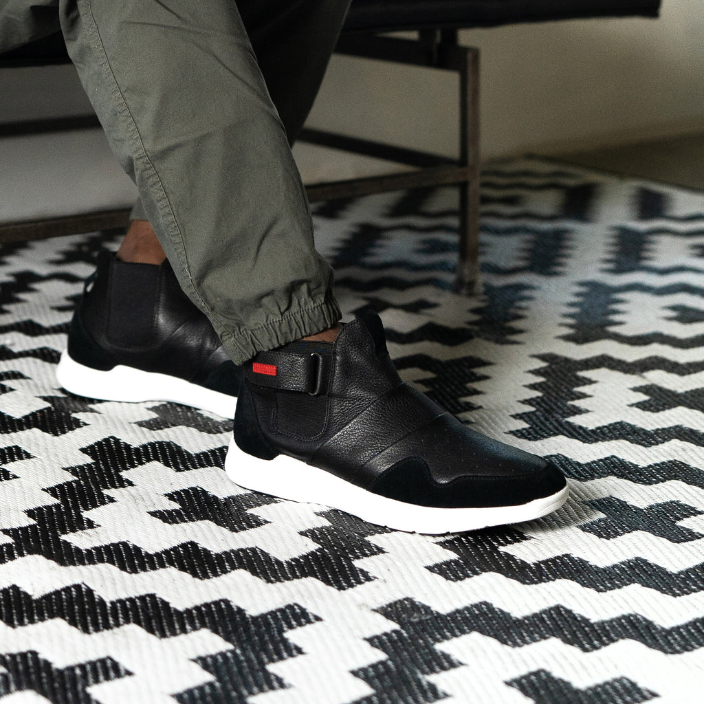 Moonrun / Black White