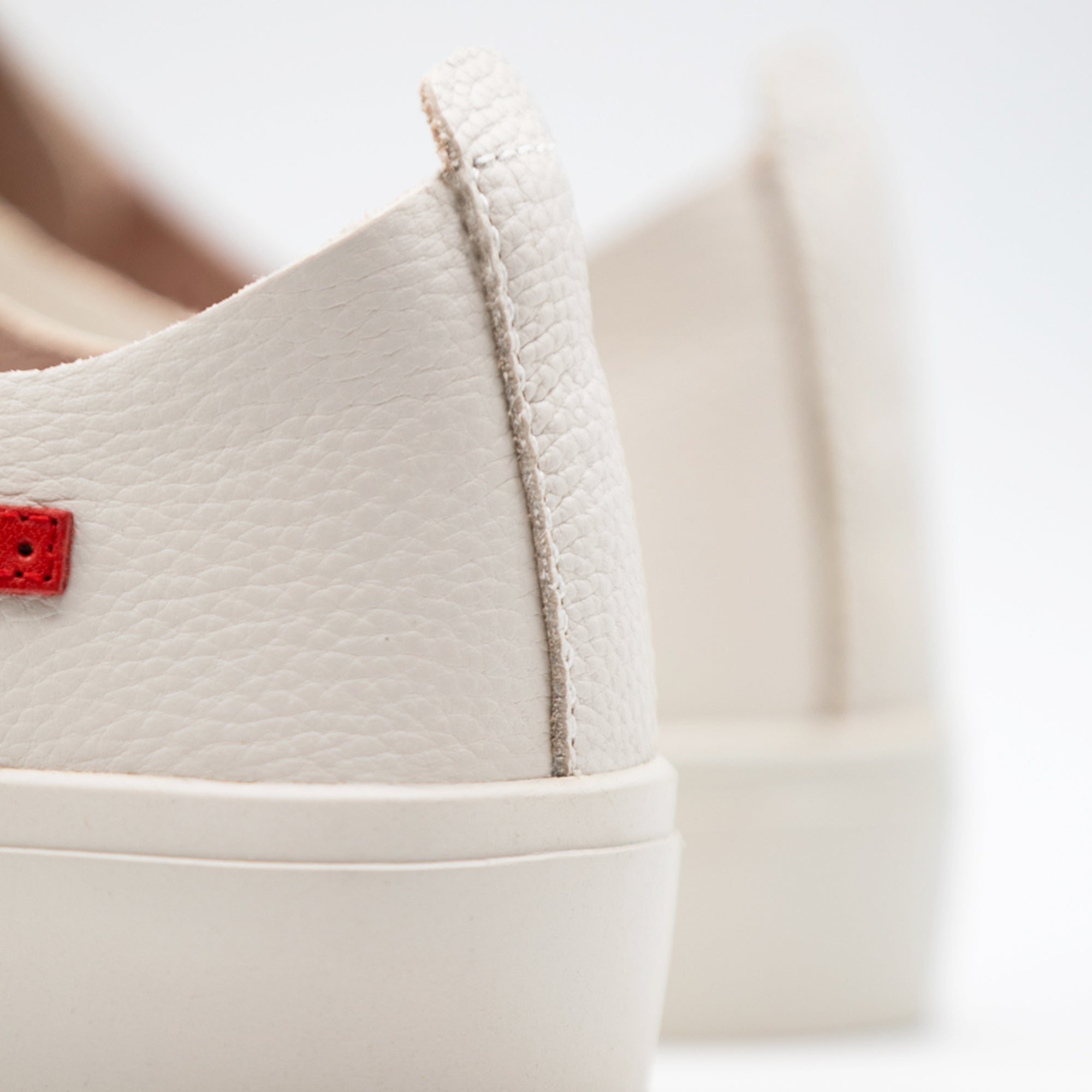 Seika / Light Bone Grey Full-Grain Leather