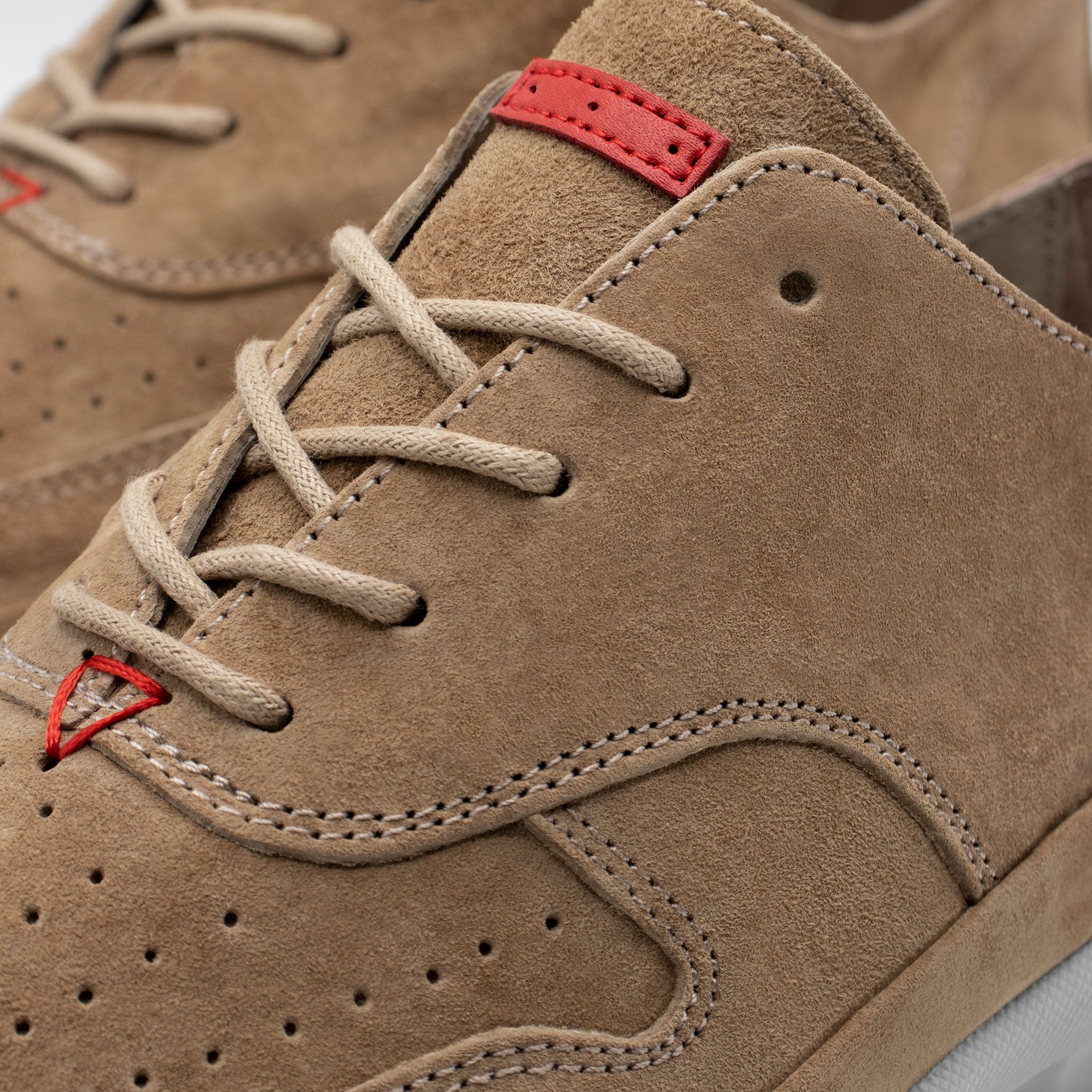 Sisero / Tan Brown Pig Suede