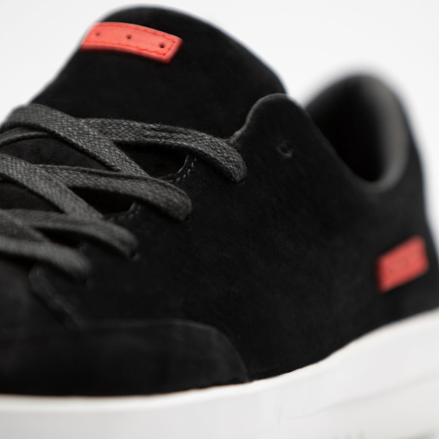 Stanley Black Pig Suede / White