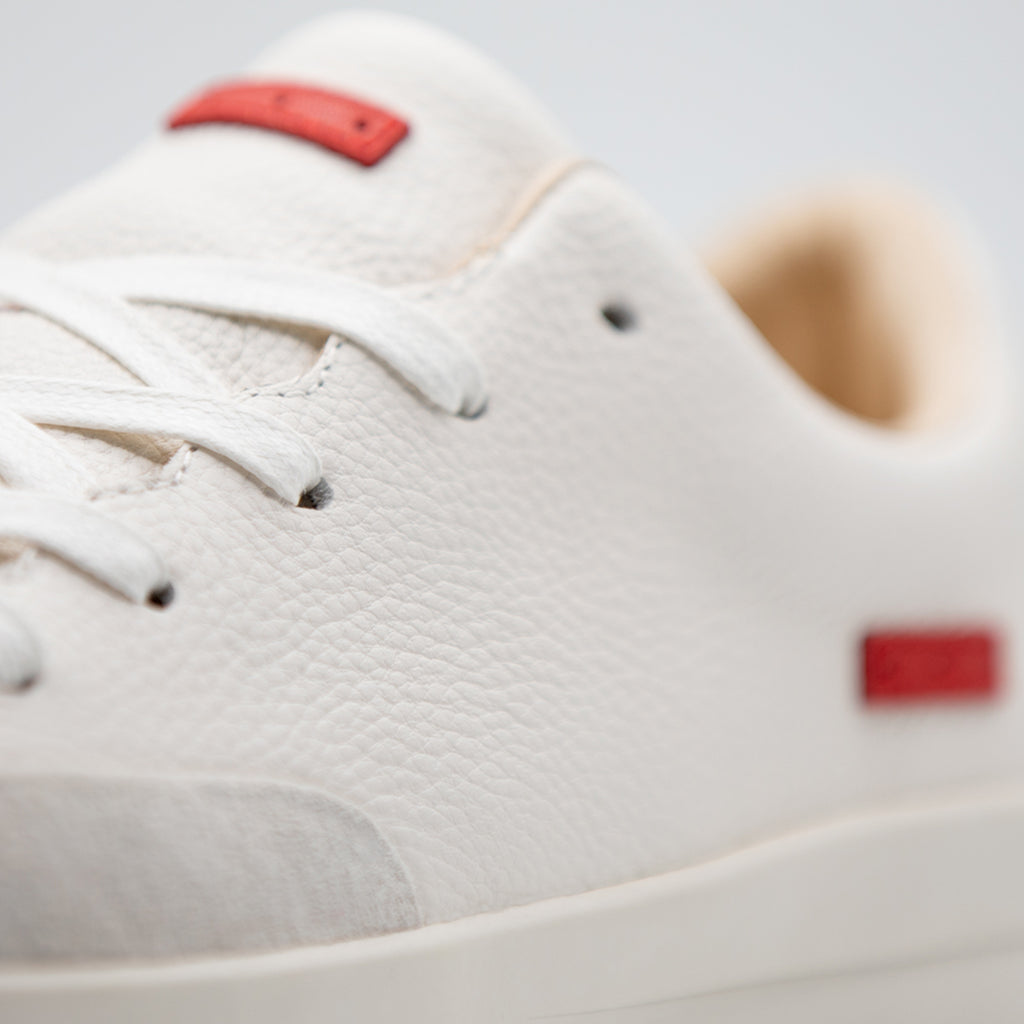 Stanley / White Full-Grain Leather