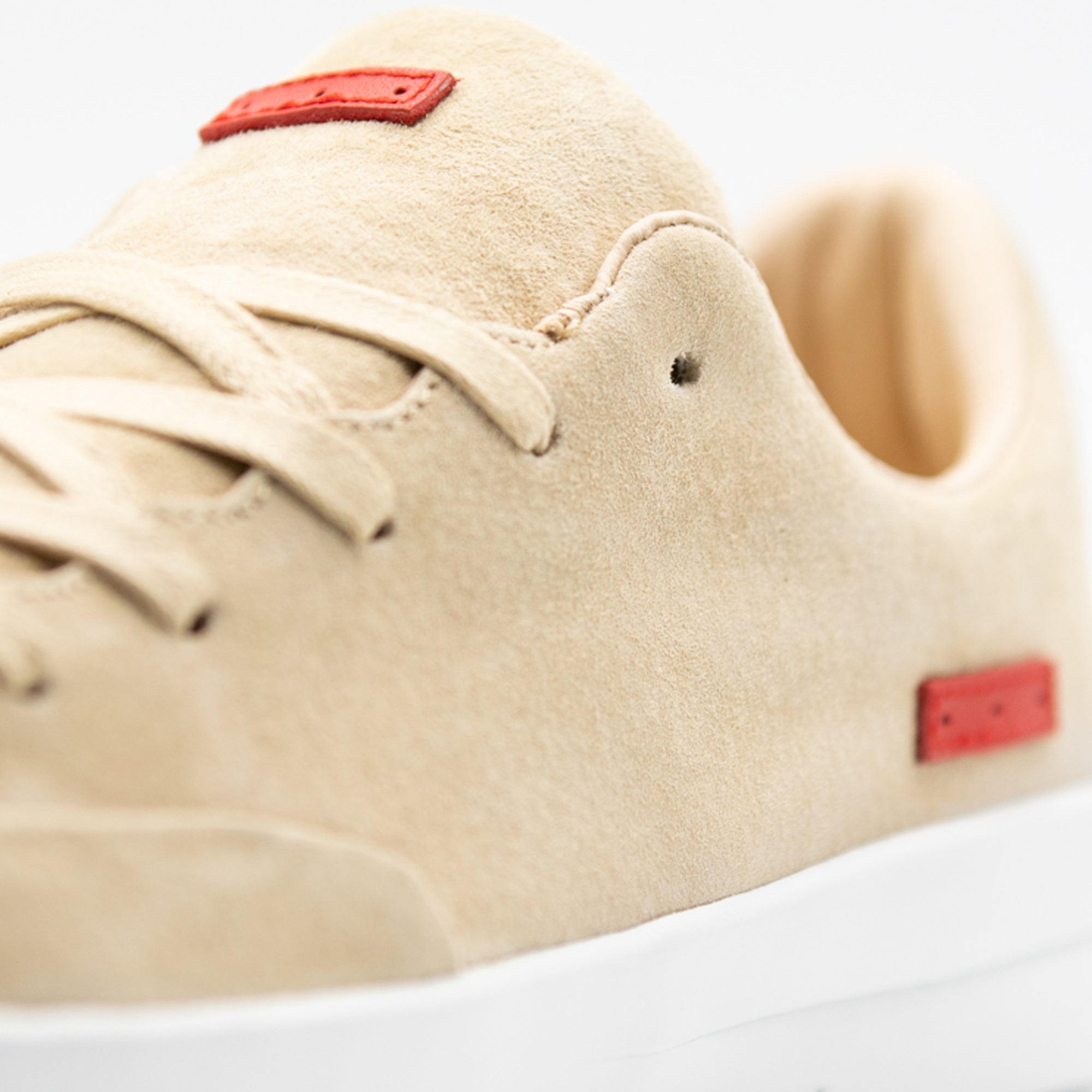 Stanley Tan Pig Suede / White